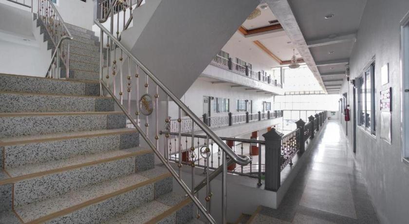 Oyo 75394 Sakthong Grand Hotel Chiang Khong Exteriér fotografie