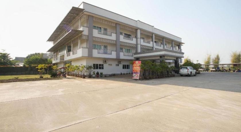 Oyo 75394 Sakthong Grand Hotel Chiang Khong Exteriér fotografie