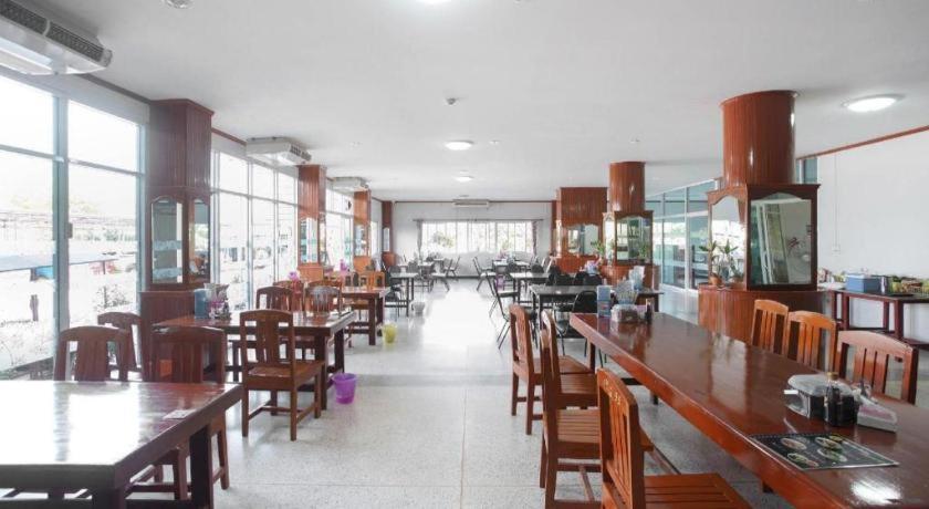 Oyo 75394 Sakthong Grand Hotel Chiang Khong Exteriér fotografie